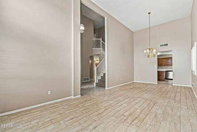 6076 LOS SIGLOS Drive, El Paso, TX 79912