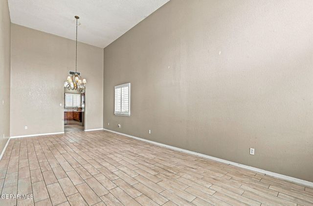 6076 LOS SIGLOS Drive, El Paso, TX 79912