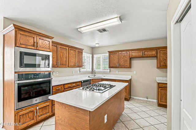 6076 LOS SIGLOS Drive, El Paso, TX 79912