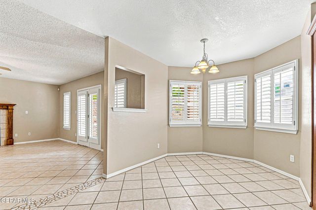 6076 LOS SIGLOS Drive, El Paso, TX 79912