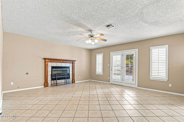 6076 LOS SIGLOS Drive, El Paso, TX 79912
