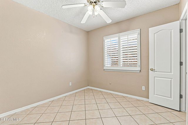 6076 LOS SIGLOS Drive, El Paso, TX 79912