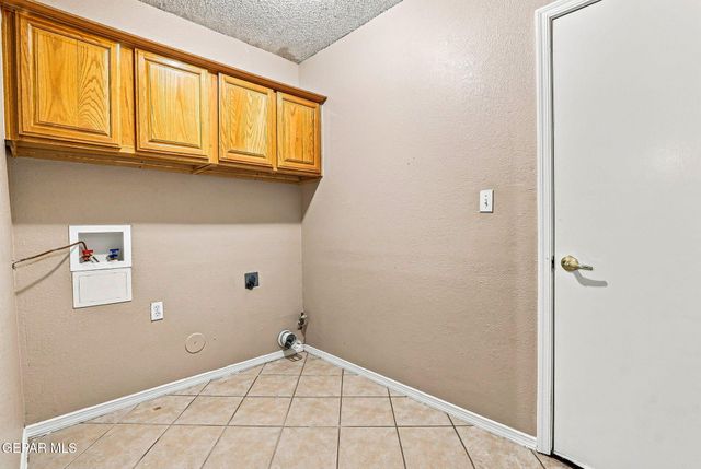 6076 LOS SIGLOS Drive, El Paso, TX 79912