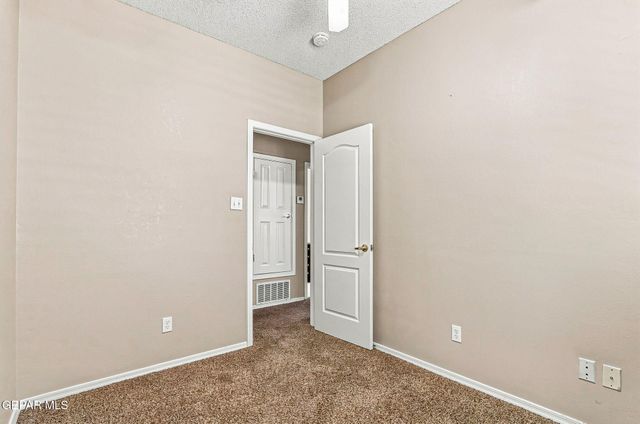 6076 LOS SIGLOS Drive, El Paso, TX 79912