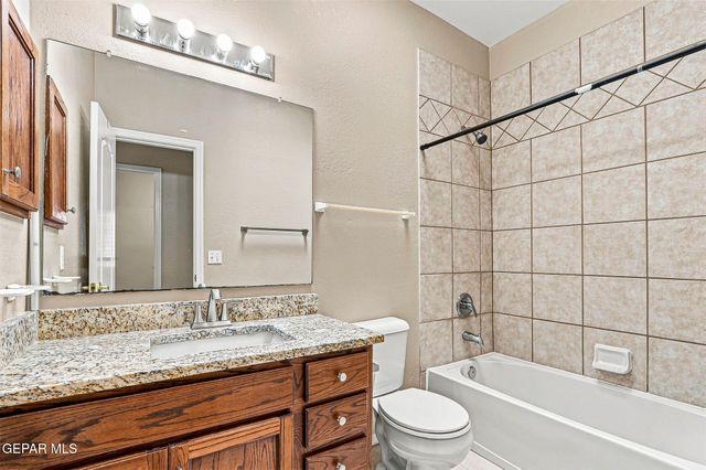 6076 LOS SIGLOS Drive, El Paso, TX 79912
