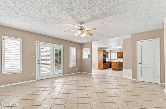6076 LOS SIGLOS Drive, El Paso, TX 79912