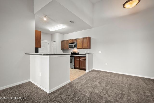 4920 KEY LIME Drive 304, Jacksonville, FL 32256