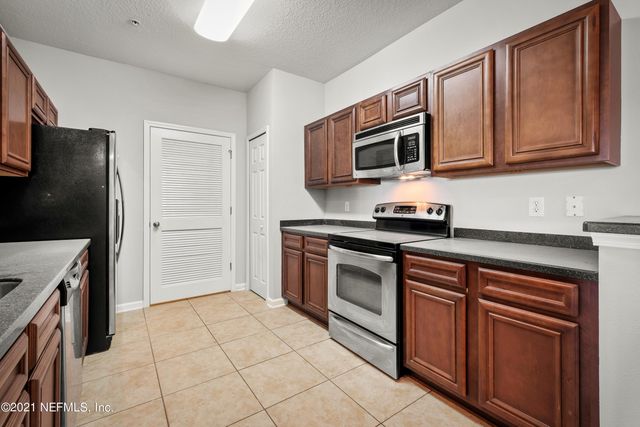 4920 KEY LIME Drive 304, Jacksonville, FL 32256