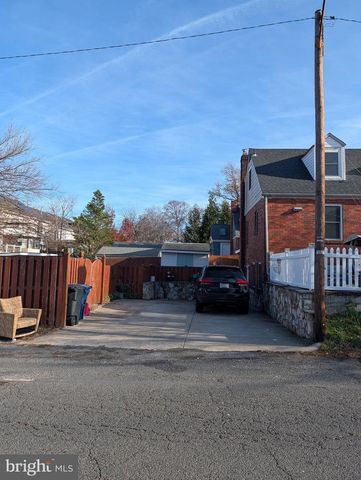 15 LEADBEATER ST, Alexandria, VA 22305