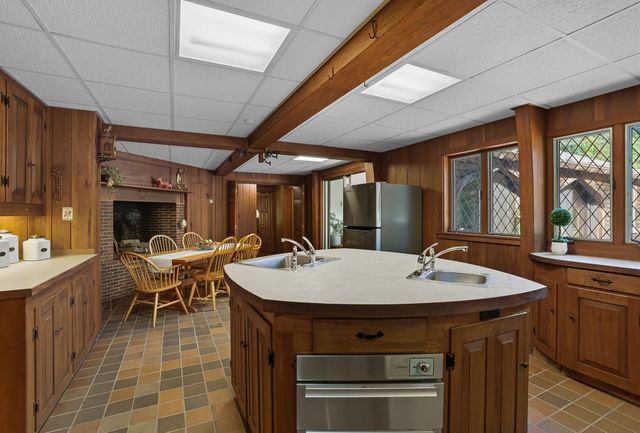143 Worcester Road, Hollis, NH 03049