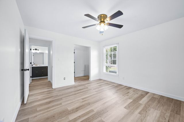 811 Keystone Dr, Clarksville, TN 37042