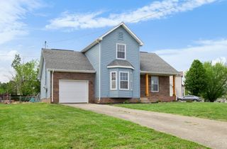 811 Keystone Dr, Clarksville, TN 37042