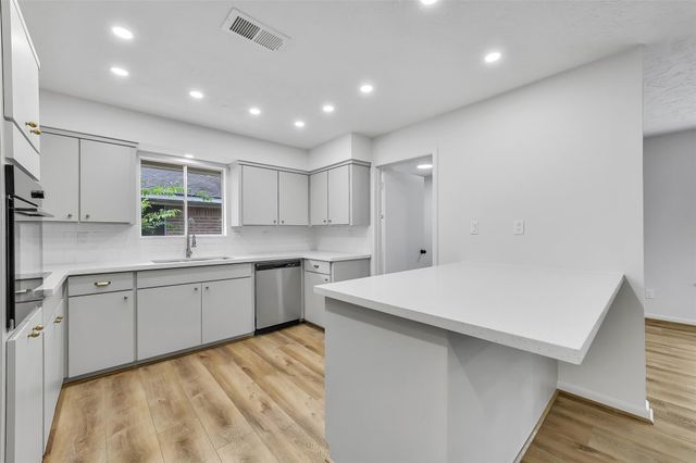 1617 Wavecrest Lane, Houston, TX 77062