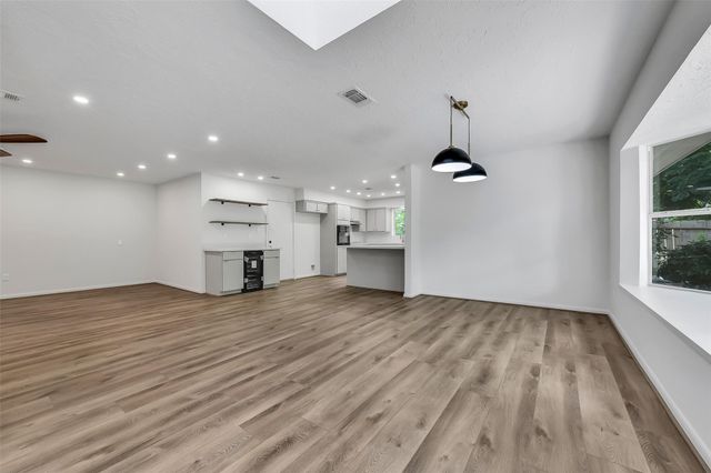 1617 Wavecrest Lane, Houston, TX 77062