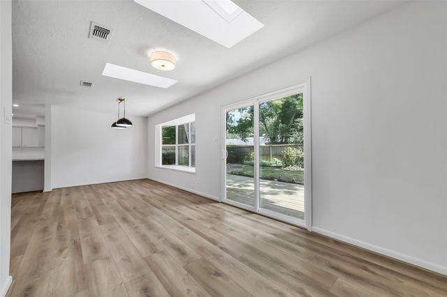 1617 Wavecrest Lane, Houston, TX 77062