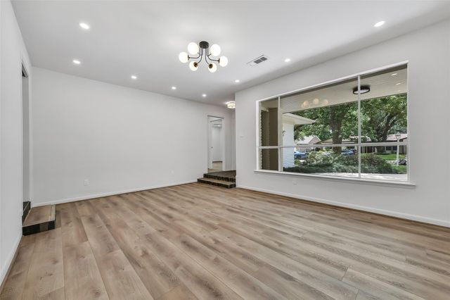 1617 Wavecrest Lane, Houston, TX 77062