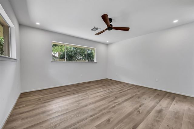 1617 Wavecrest Lane, Houston, TX 77062