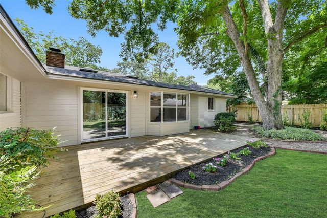 1617 Wavecrest Lane, Houston, TX 77062
