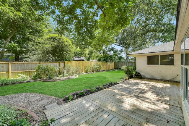 1617 Wavecrest Lane, Houston, TX 77062