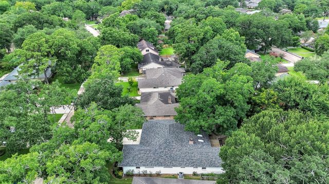 1617 Wavecrest Lane, Houston, TX 77062