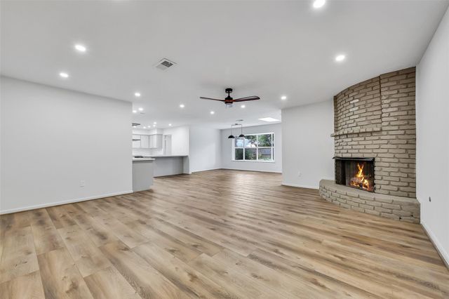 1617 Wavecrest Lane, Houston, TX 77062