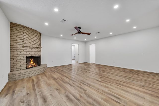 1617 Wavecrest Lane, Houston, TX 77062