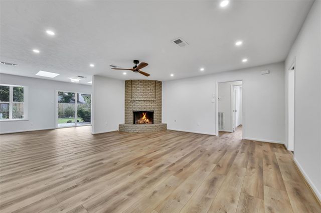 1617 Wavecrest Lane, Houston, TX 77062