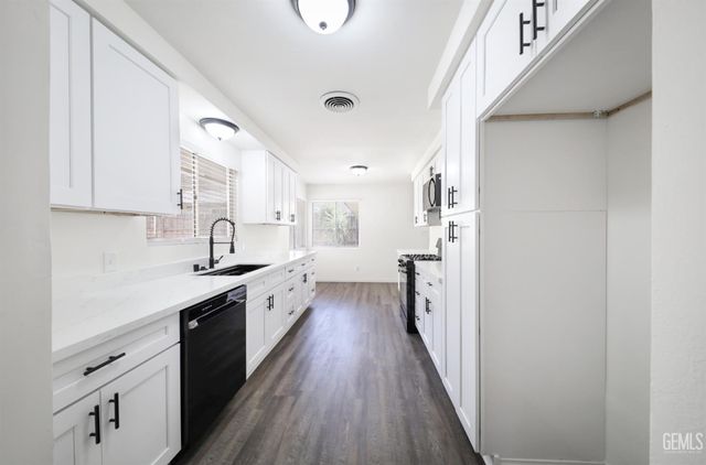 5108 Montecito Drive, Bakersfield, CA 93306