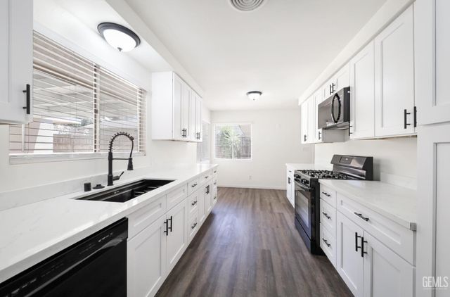 5108 Montecito Drive, Bakersfield, CA 93306