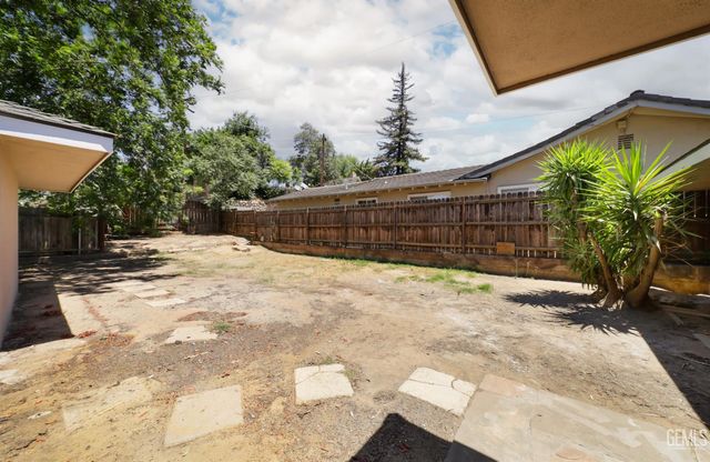 5108 Montecito Drive, Bakersfield, CA 93306