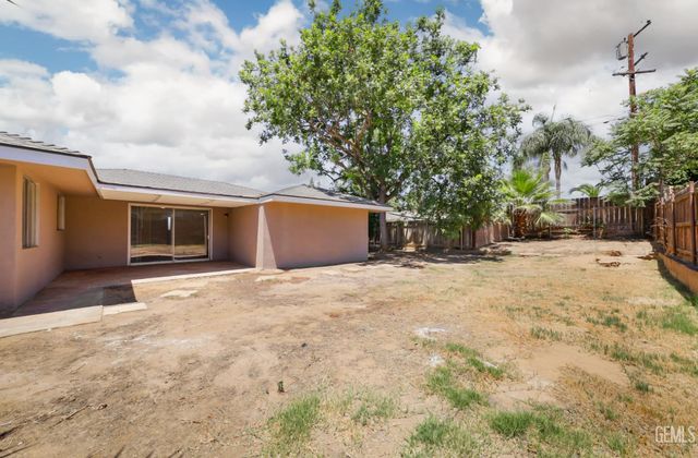 5108 Montecito Drive, Bakersfield, CA 93306