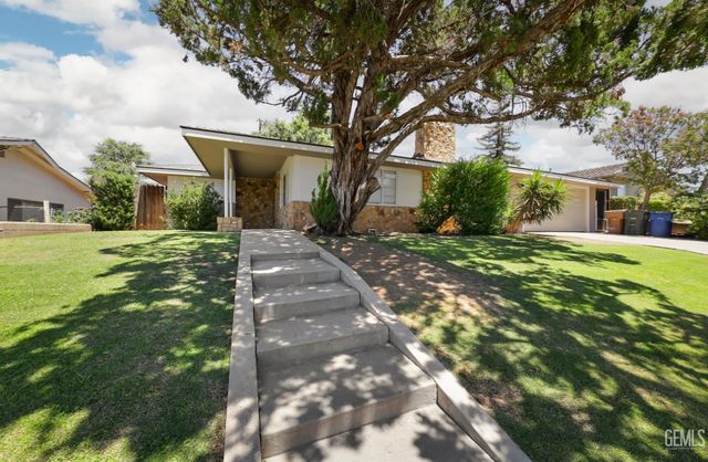 5108 Montecito Drive, Bakersfield, CA 93306