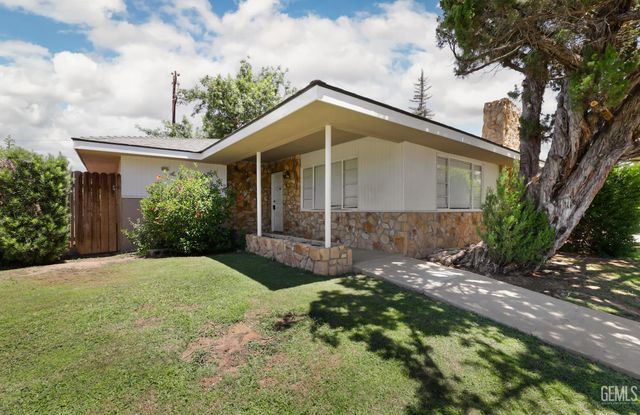 5108 Montecito Drive, Bakersfield, CA 93306