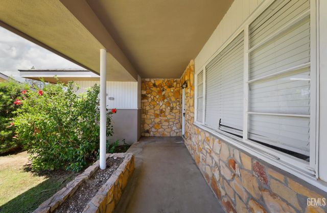 5108 Montecito Drive, Bakersfield, CA 93306