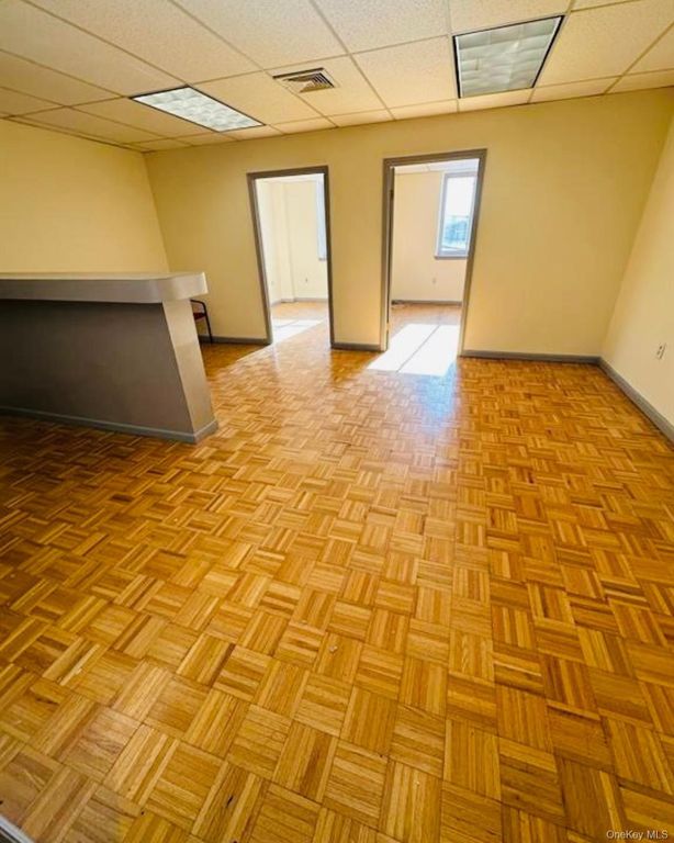 3800 E Tremont Avenue, Bronx, NY 10465