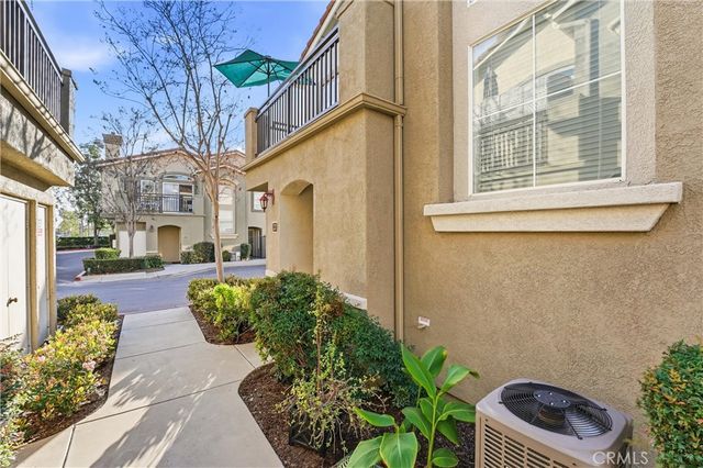 27 Via Barcelona, Rancho Santa Margarita, CA 92688