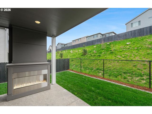 374 W MAPLE St, Washougal, WA 98671