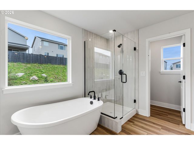 374 W MAPLE St, Washougal, WA 98671