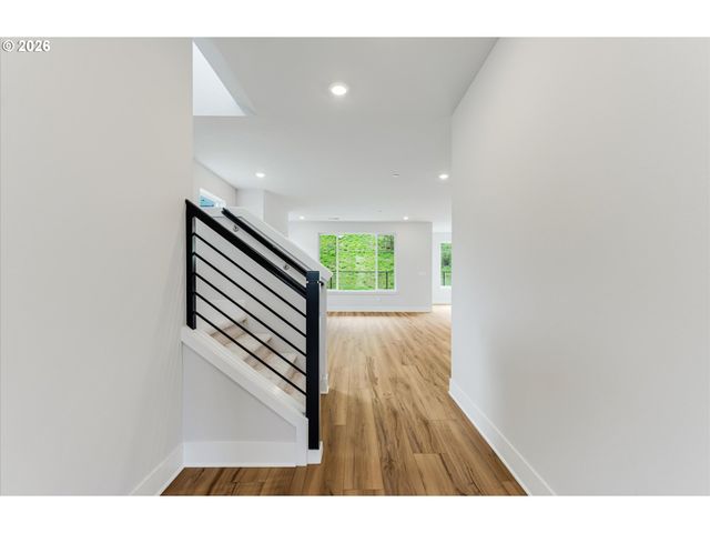 374 W MAPLE St, Washougal, WA 98671