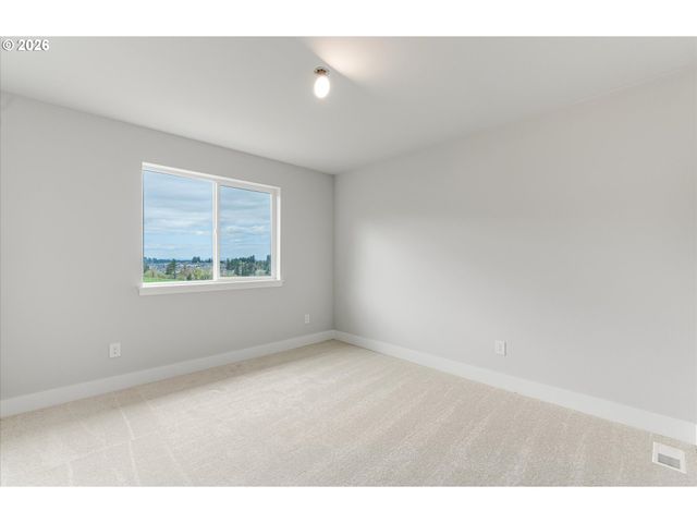 374 W MAPLE St, Washougal, WA 98671