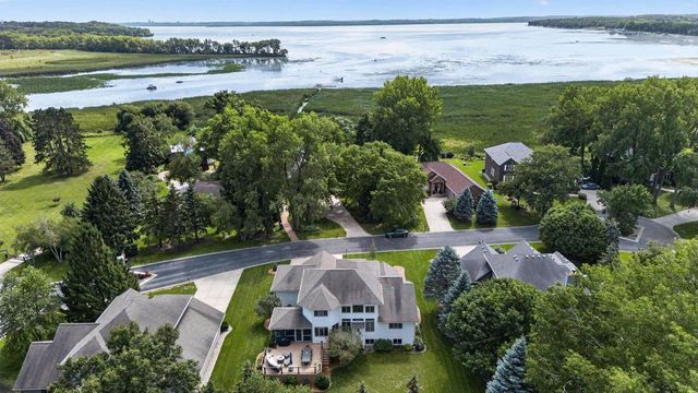 5480 Walden Bay Drive, Waunakee, WI 53597