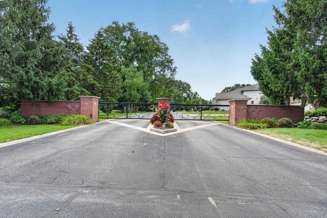 5480 Walden Bay Drive, Waunakee, WI 53597