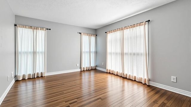 30 Parnell Street, Denison, TX 75020