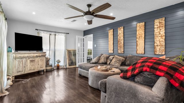 30 Parnell Street, Denison, TX 75020