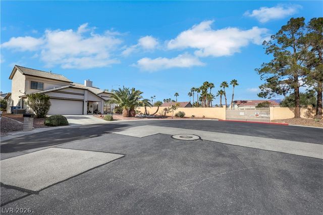 5553 Singing Hills Drive, Las Vegas, NV 89130