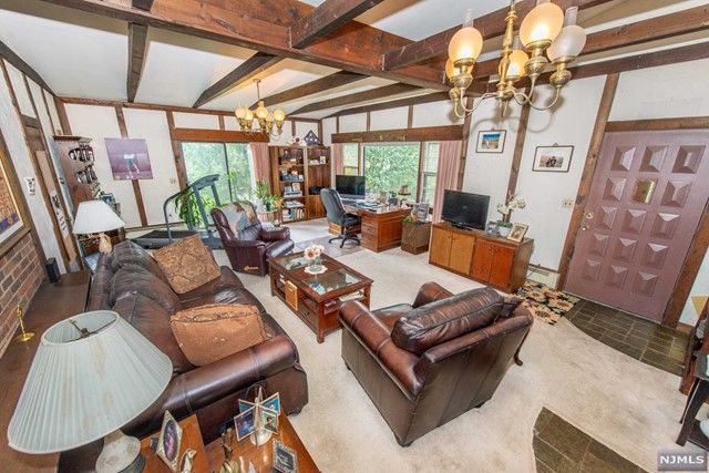 39 Hartland Avenue, Emerson, NJ 07630