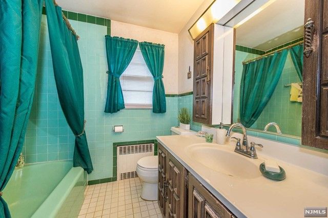 39 Hartland Avenue, Emerson, NJ 07630