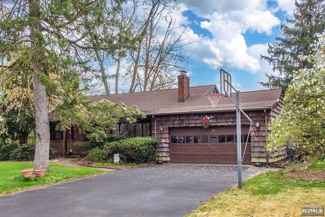 39 Hartland Avenue, Emerson, NJ 07630