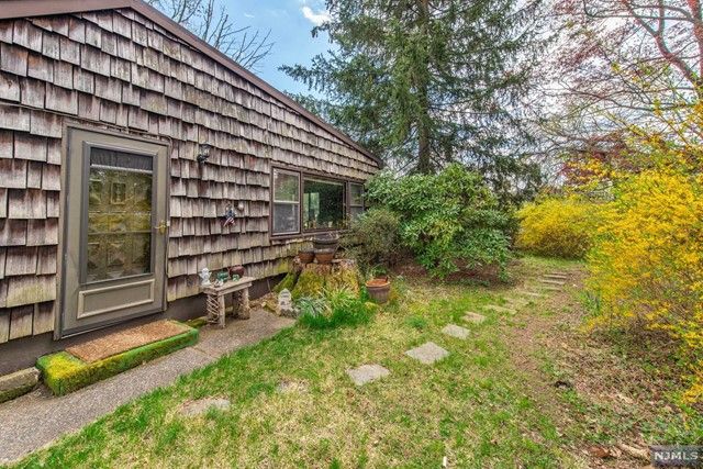 39 Hartland Avenue, Emerson, NJ 07630