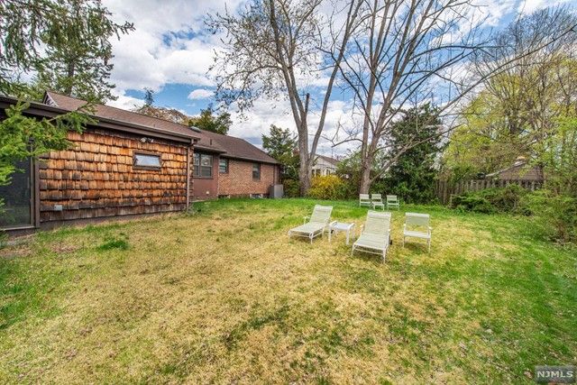 39 Hartland Avenue, Emerson, NJ 07630